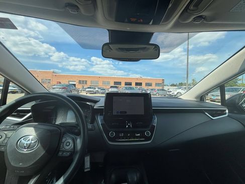 Used 2025 Toyota Corolla LE FWD image 26