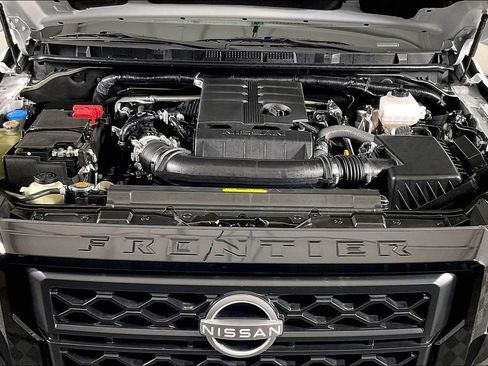 Certified 2024 Nissan Frontier SV w/ Hardbody Edition image 13