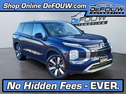 Used 2025 Mitsubishi Outlander SE