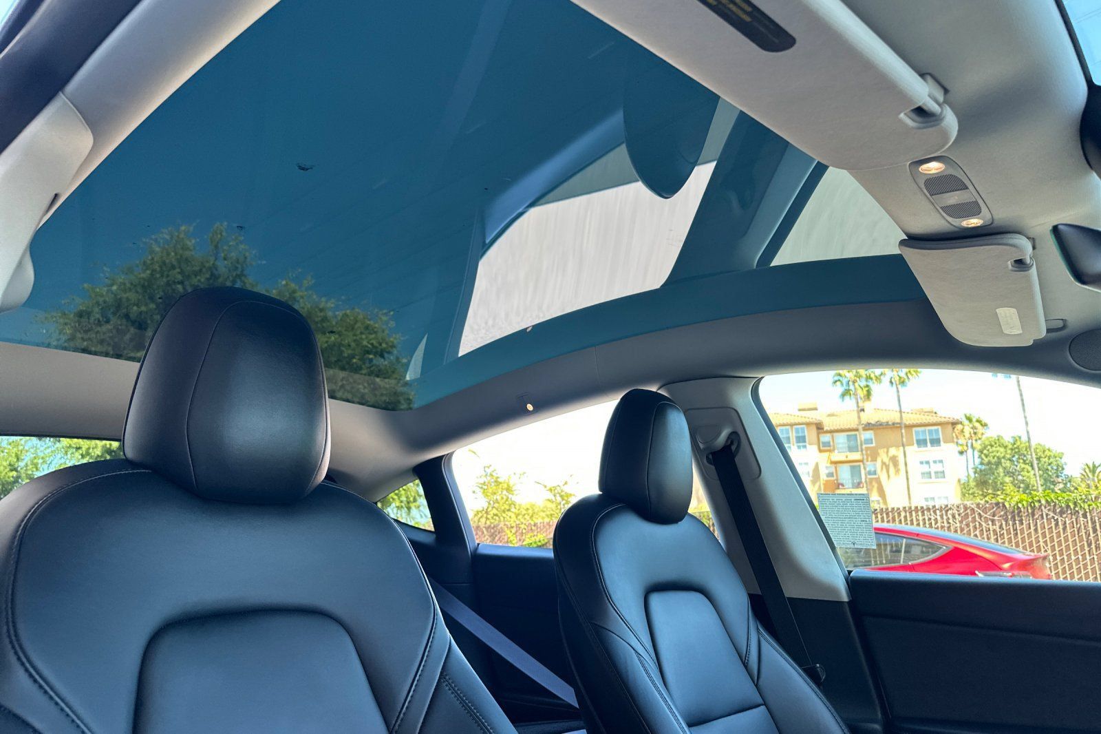 Used 2022 Tesla Model Y Long Range AWD/4WD image 18