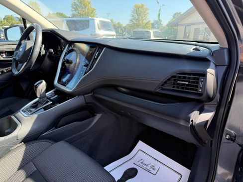 Used 2021 Subaru Outback Premium image 12