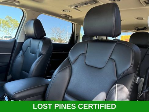 Used 2025 Kia Telluride S AWD/4WD image 11