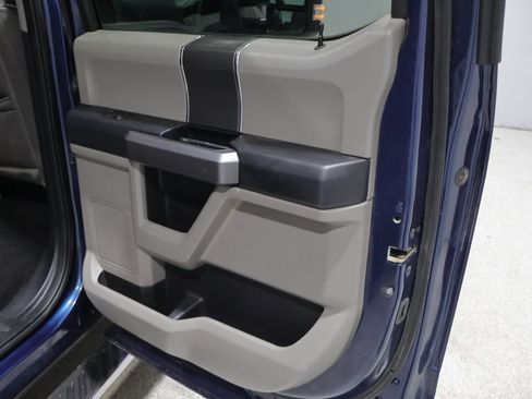 Used 2019 Ford F150 XLT w/ Equipment Group 302A Luxury AWD/4WD image 21