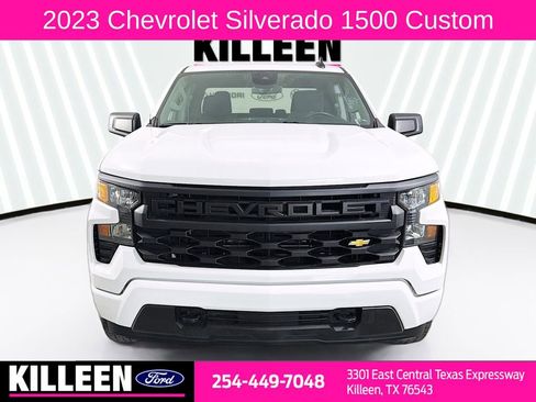 Used 2023 Chevrolet Silverado 1500 Custom image 2