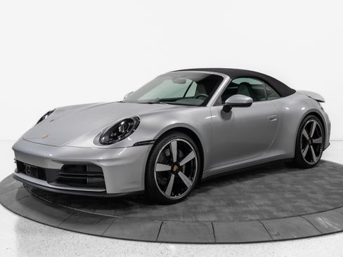 Used 2025 Porsche 911 Carrera RWD image 17