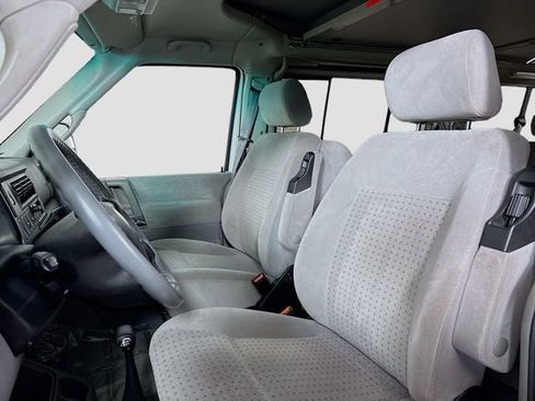 Used 2001 Volkswagen Eurovan MV image 20