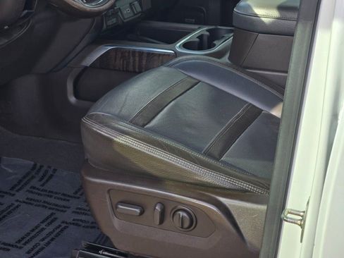 Used 2021 GMC Sierra 3500 Denali w/ Technology Package image 27