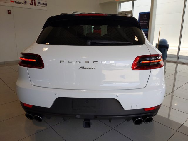 Used 2018 Porsche Macan AWD/4WD image 5