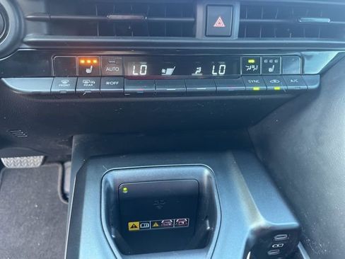 Used 2023 Toyota Crown AWD/4WD image 21