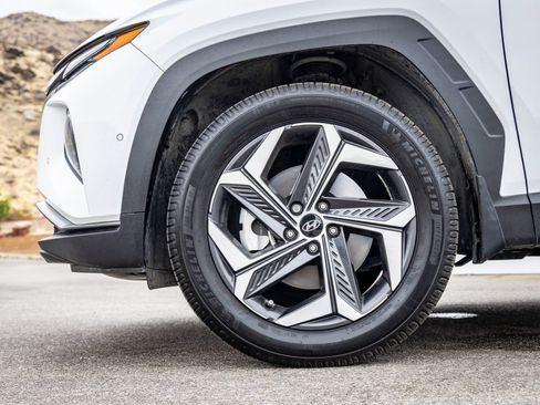 Used 2023 Hyundai Tucson Limited w/ Cargo Package AWD/4WD image 6
