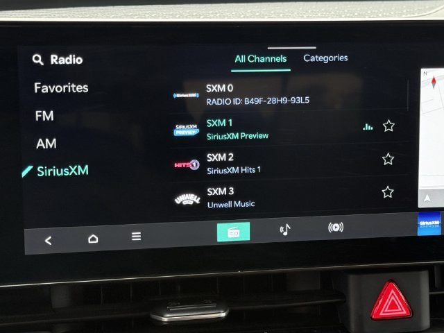 Used 2025 Kia Carnival FWD image 18