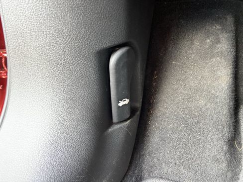 Used 2025 Nissan Sentra SV w/ SV Premium Package FWD image 48