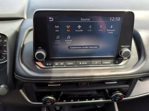 Used 2024 Nissan Rogue SV image 24