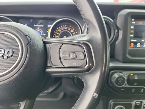 Used 2022 Jeep Gladiator Sport AWD/4WD image 23