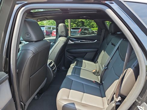 Certified 2023 Cadillac XT5 Premium Luxury FWD image 10