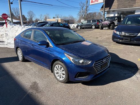 Used 2021 Hyundai Accent SE image 1