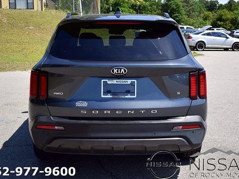 Used 2021 Kia Sorento S w/ Panoramic Sunroof Package AWD/4WD image 6