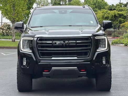 Used 2023 GMC Yukon AT4 w/ Technology Package AWD/4WD image 9