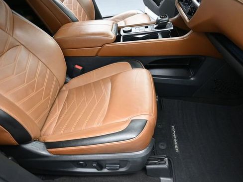 Used 2023 Nissan Pathfinder Platinum image 26