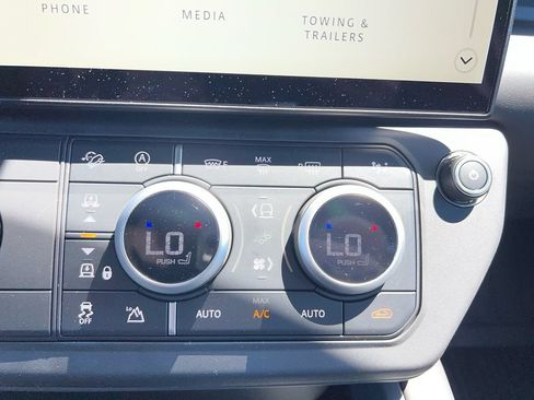 New 2026 Land Rover Defender 130 X-Dynamic SE AWD/4WD image 17