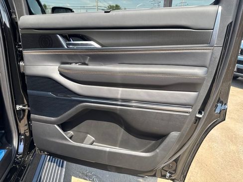 New 2026 Jeep Grand Wagoneer Summit AWD/4WD image 35