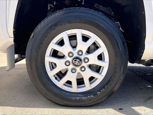 Used 2024 Toyota Tacoma SR5 AWD/4WD image 11