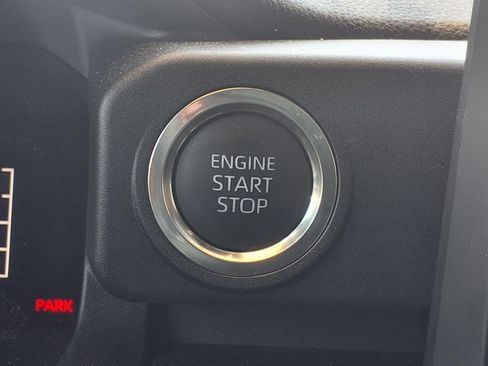 Used 2025 Toyota 4Runner SR5 AWD/4WD image 25