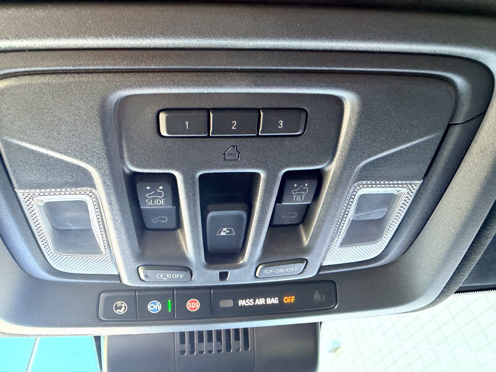 Used 2024 GMC Sierra 2500 Denali Ultimate AWD/4WD image 15