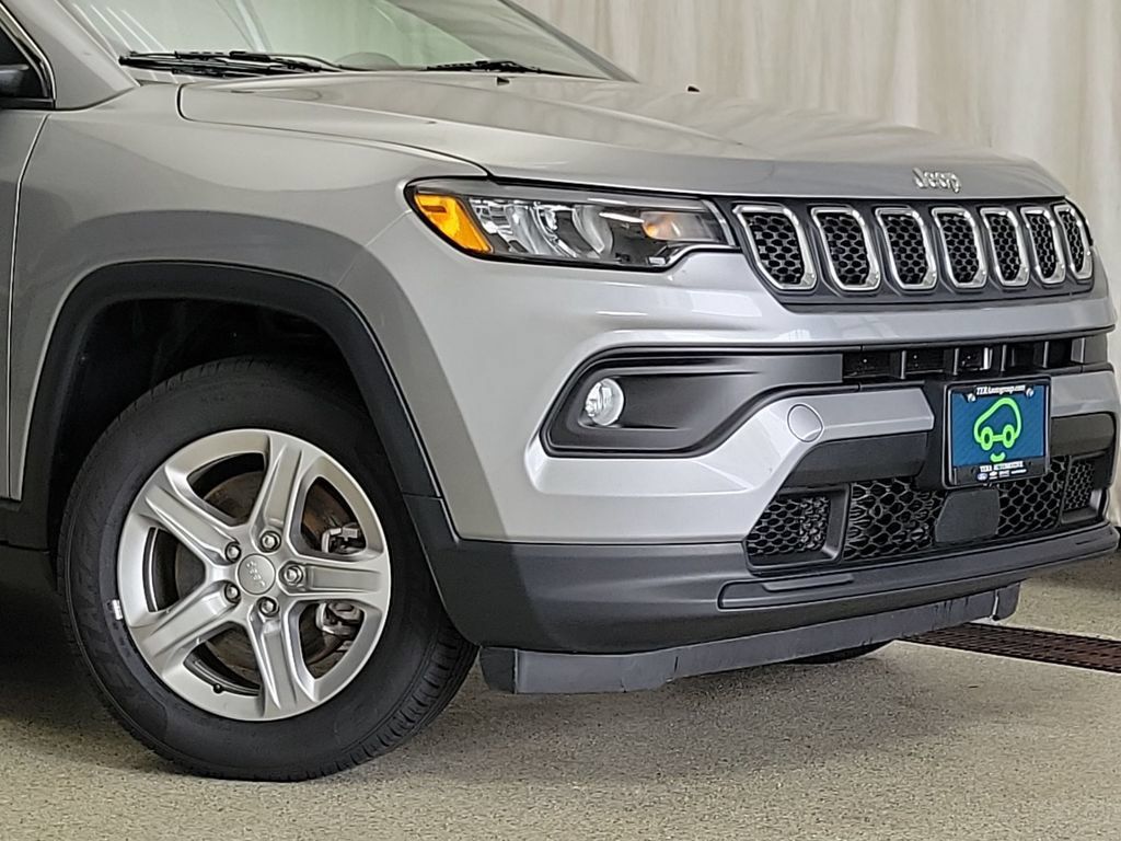 Used 2024 Jeep Compass Latitude AWD/4WD image 6