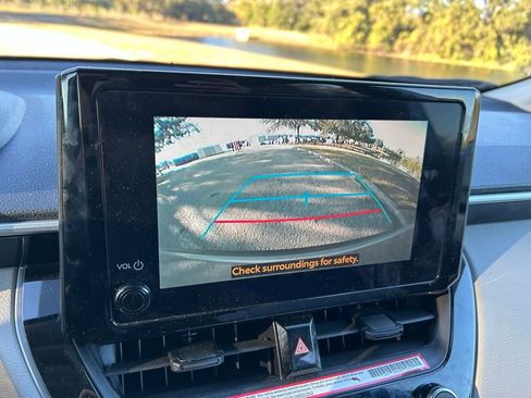 Used 2024 Toyota Corolla Cross L image 24