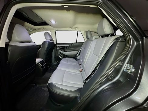 Used 2025 Subaru Outback Limited image 19