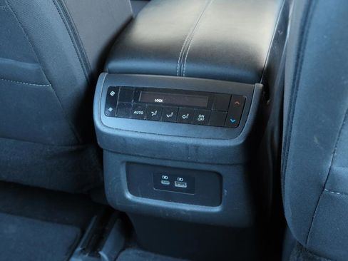 Used 2023 Nissan Pathfinder SV image 30