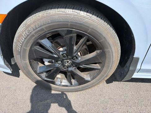 Used 2024 Honda Odyssey Sport image 3