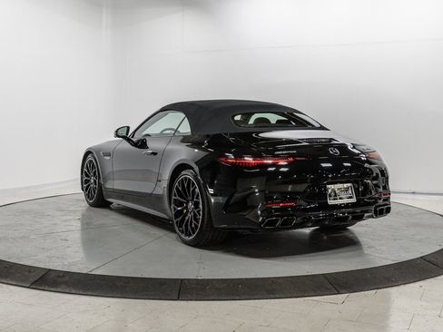 Used 2022 Mercedes-Benz SL 55 AMG 4MATIC w/ Driver Assistance Package image 28