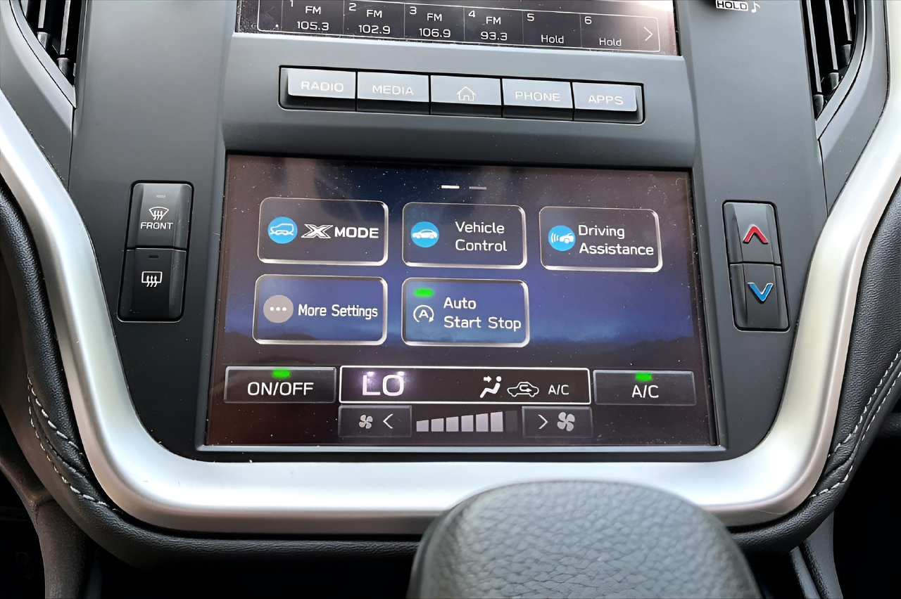 Used 2025 Subaru Outback AWD/4WD image 23