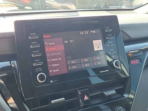 Used 2021 Toyota Camry SE image 26