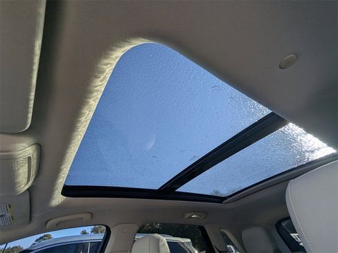 Certified 2022 Cadillac XT5 Premium Luxury image 24