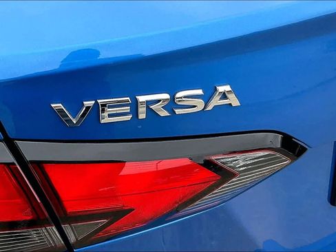 Used 2020 Nissan Versa SV image 29