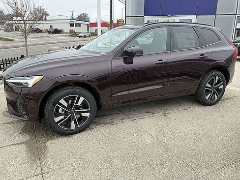 New 2026 Volvo XC60 B5 Plus w/ Protection Package Premier AWD/4WD image 11