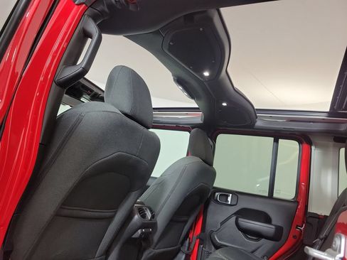 Used 2025 Jeep Wrangler Unlimited Sport AWD/4WD image 24