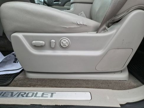 Used 2013 Chevrolet Avalanche LTZ image 16