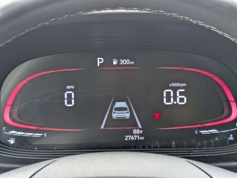 Used 2025 Hyundai Venue SEL FWD image 16
