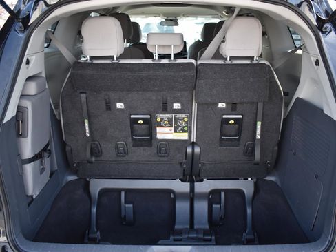 Used 2024 Toyota Sienna LE image 14