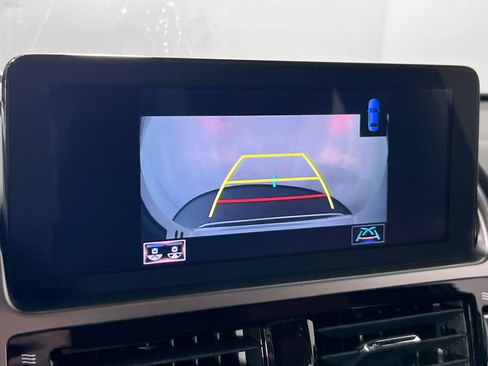 Used 2023 Lexus GX 460 Premium w/ Premium Package image 13