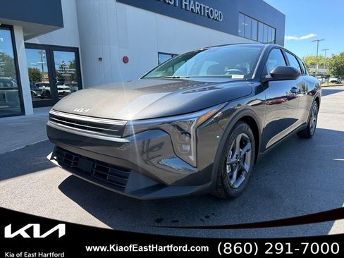 New 2026 Kia K4 FWD image 3