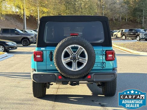 Used 2019 Jeep Wrangler Unlimited Sahara image 4