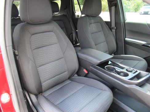 Used 2026 Chevrolet Equinox LT FWD image 9