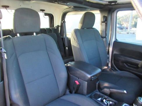 Used 2020 Jeep Wrangler Sport S image 8