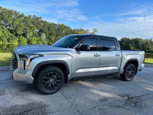Used 2022 Toyota Tundra SR5 w/ SR5 Premium Package RWD image 2