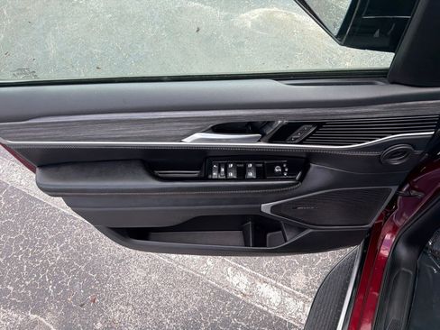 Used 2024 Jeep Wagoneer L Series II w/ Flexible Seating Group image 20